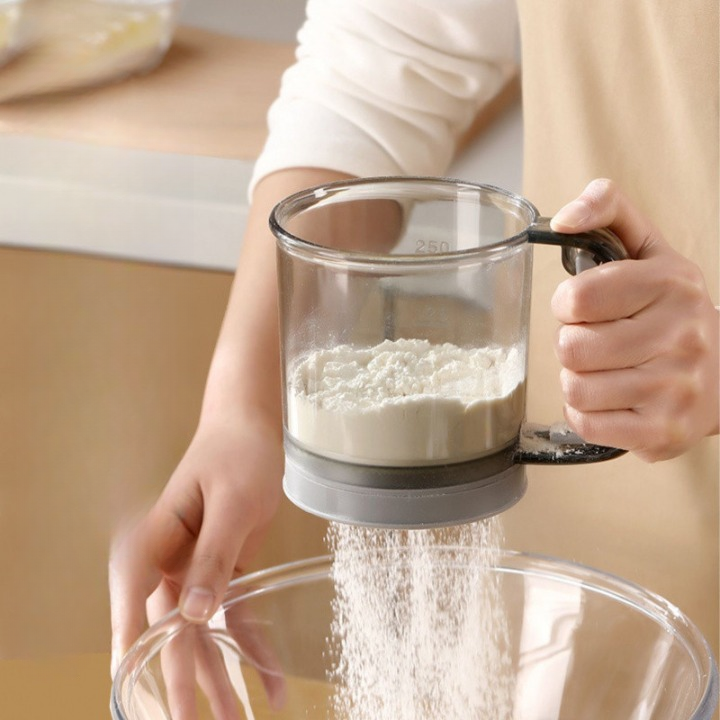 Flour Siever